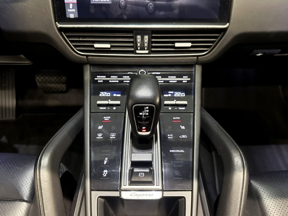 PORSCHE CAYENNE E-Hybrid V6 3.0 462ch Tiptronic BVA8 - Le Hangar Bordelais - image 21