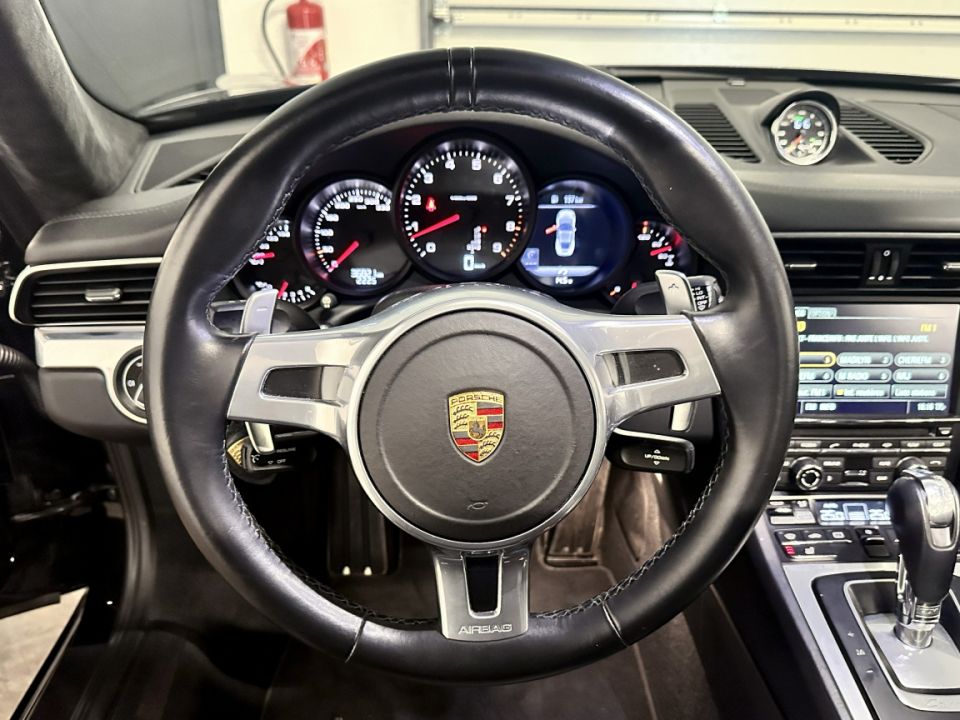 PORSCHE 911 Type 991 Carrera 4 Coupé 3.4 350ch Black Edition PDK7 - Le Hangar Bordelais - image 11