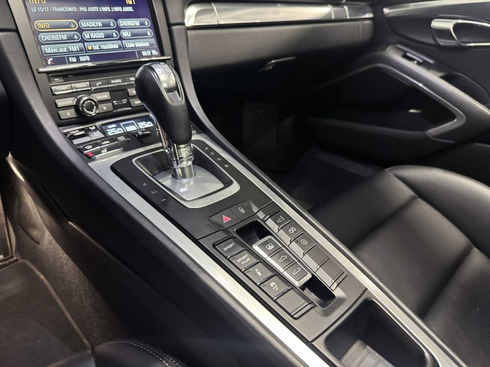 PORSCHE 911 Type 991 Carrera 4 Coupé 3.4 350ch Black Edition PDK7 - Le Hangar Bordelais - image 16