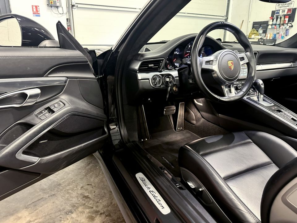 PORSCHE 911 Type 991 Carrera 4 Coupé 3.4 350ch Black Edition PDK7 - Le Hangar Bordelais - image 18