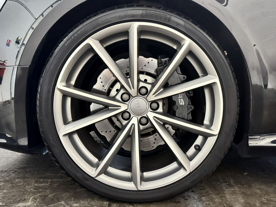 Audi RS5 Coupé V8 4.2 FSi 450 ch quattro S-Tronic 7 Noir Panthère Cristal - 36 800 km - 46 990 € - image 15