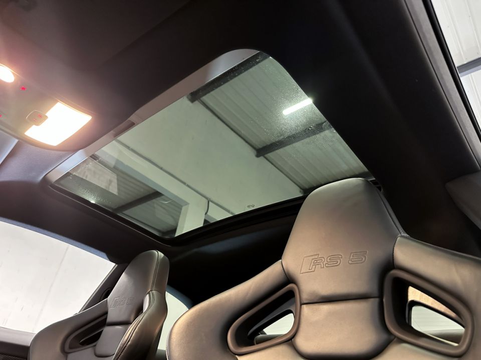 Audi RS5 Coupé V8 4.2 FSi 450 ch quattro S-Tronic 7 Noir Panthère Cristal - 36 800 km - 46 990 € - image 18
