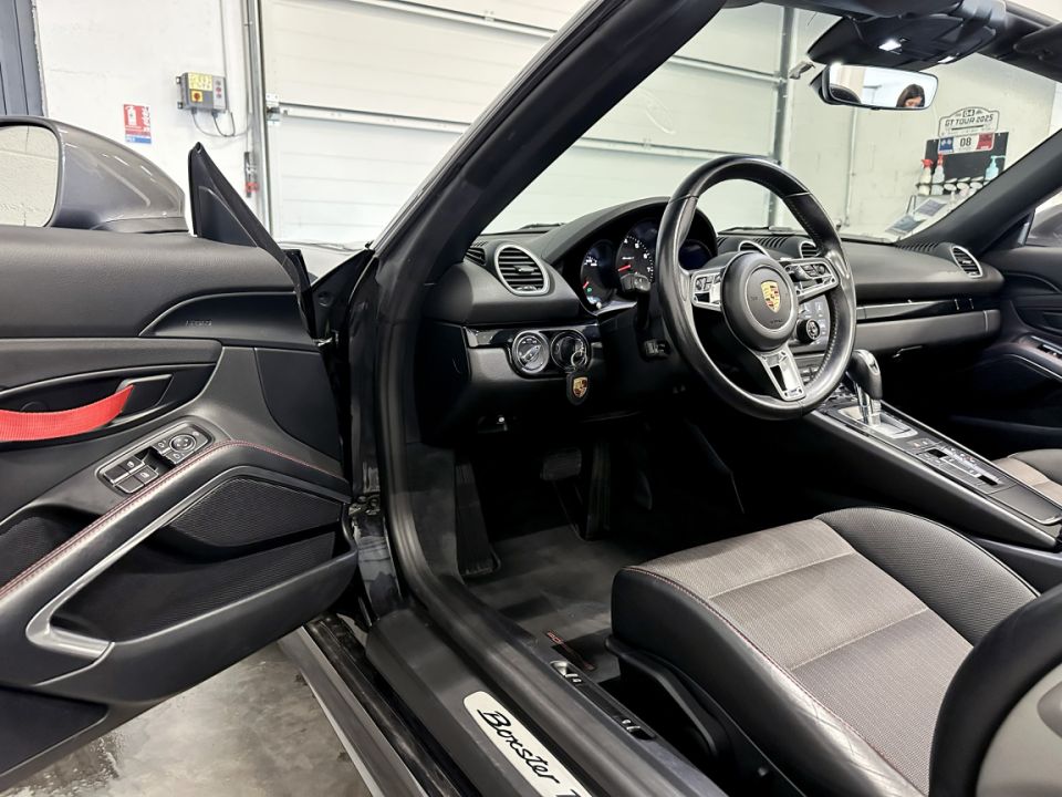 PORSCHE 718 BOXSTER T 2.0 300ch PDK7 - Le Hangar Bordelais - image 16