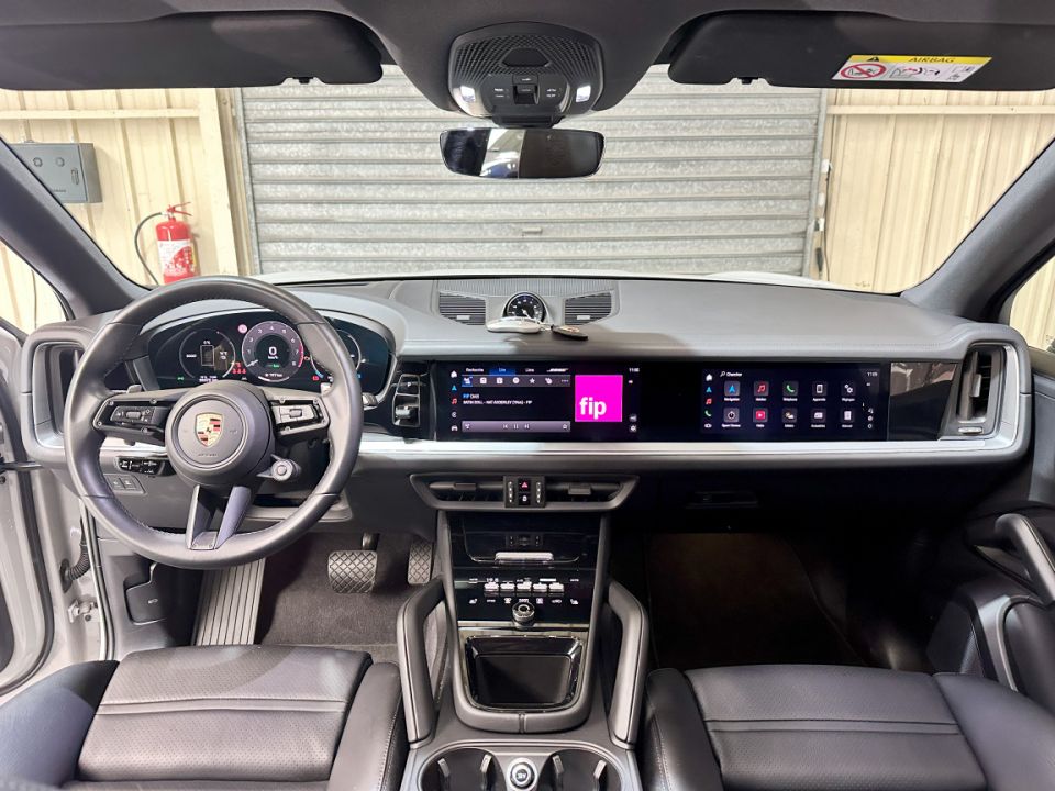 PORSCHE CAYENNE E-Hybrid V6 3.0 470ch Tiptronic 8 - Le Hangar Bordelais - image 11