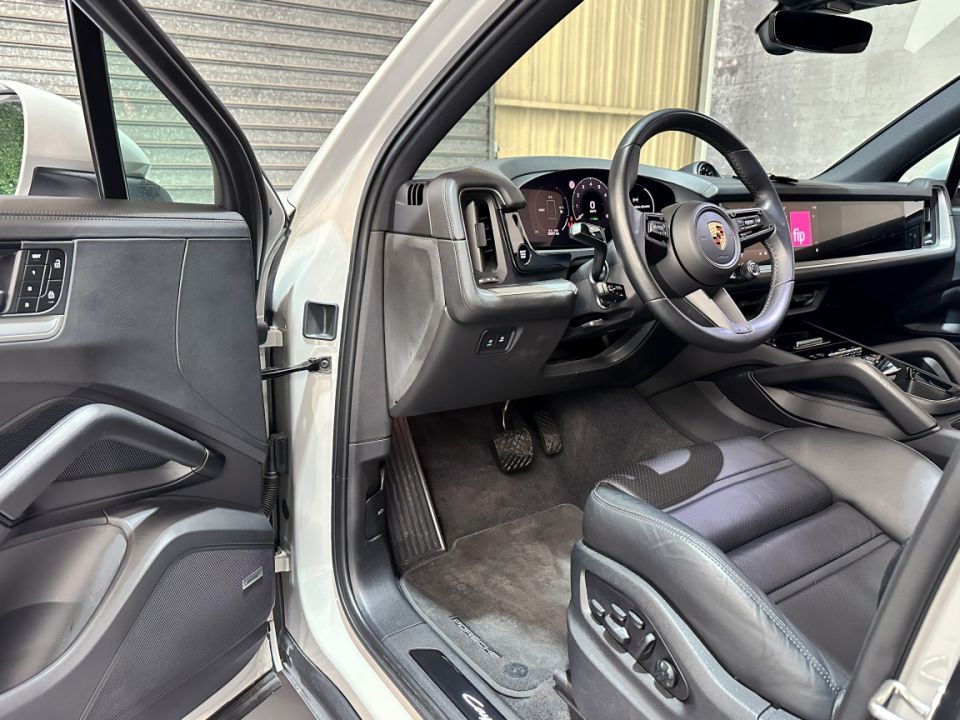 PORSCHE CAYENNE E-Hybrid V6 3.0 470ch Tiptronic 8 - Le Hangar Bordelais - image 20