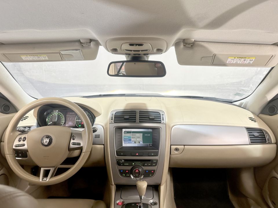 JAGUAR XK-R Coupé V8 4.2 416ch BVA6 - Le Hangar Bordelais - image 9