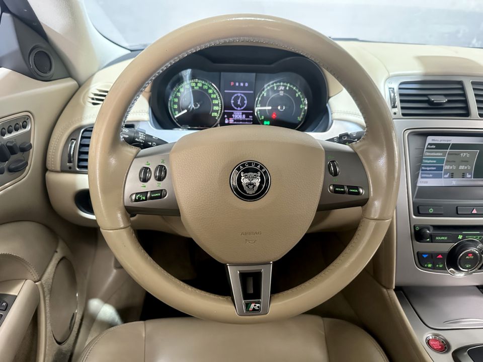 JAGUAR XK-R Coupé V8 4.2 416ch BVA6 - Le Hangar Bordelais - image 11