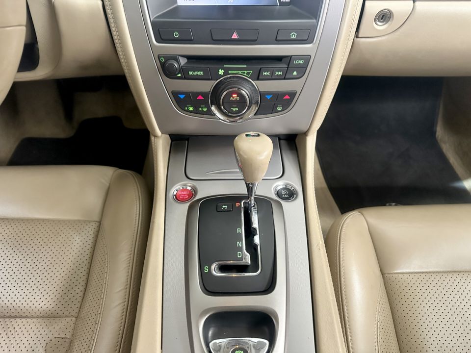 JAGUAR XK-R Coupé V8 4.2 416ch BVA6 - Le Hangar Bordelais - image 18