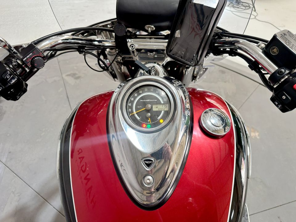 TRIUMPH ROCKET III TOURING L3 2.2 102ch BVM5 - Le Hangar Bordelais - image 8