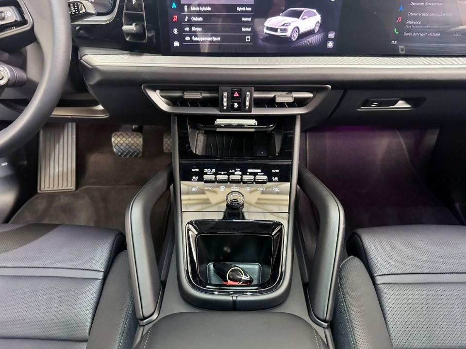PORSCHE CAYENNE Coupé E-Hybrid V6 3.0 470ch Tiptronic 8 - Le Hangar Bordelais - image 22