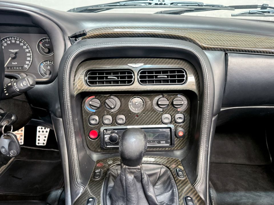 ASTON MARTIN DB7 VANTAGE Volante V12 5.9 420ch BVM5 - Le Hangar Bordelais - image 13