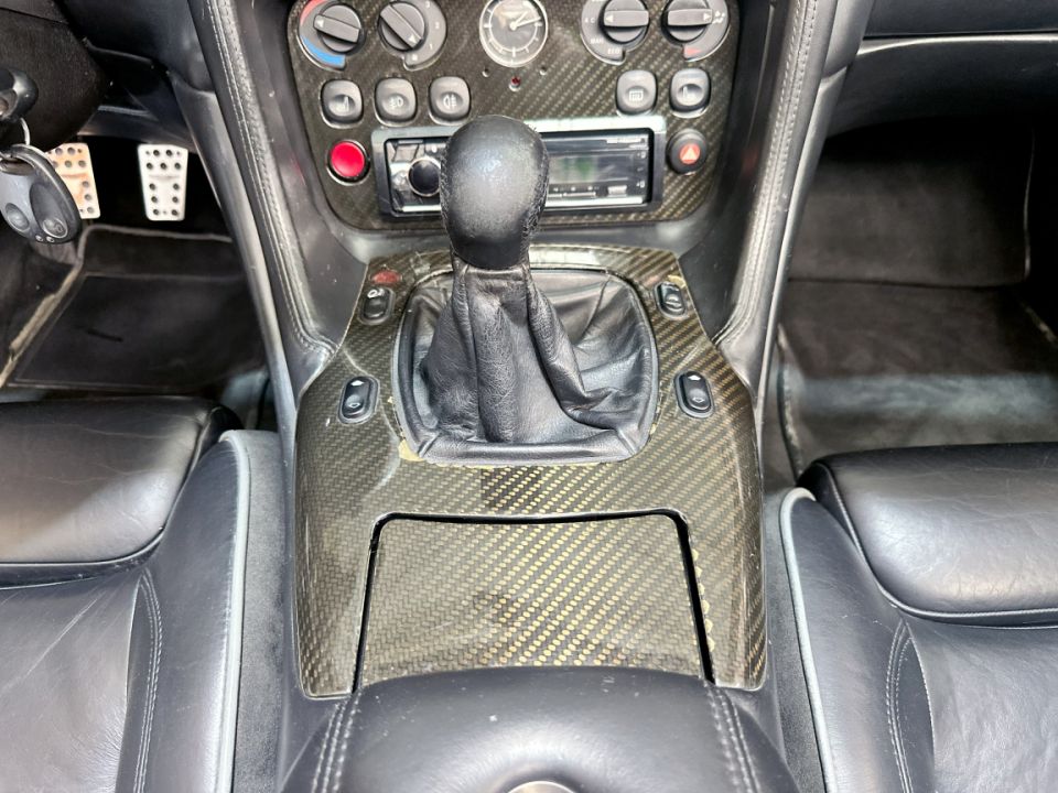 ASTON MARTIN DB7 VANTAGE Volante V12 5.9 420ch BVM5 - Le Hangar Bordelais - image 19