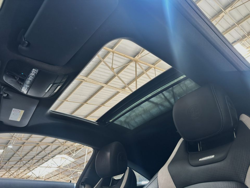 Mercedes Classe C 63 S AMG Coupé V8 4.0 510ch SPEEDSHIFT MCT7 Blanc Diamant MANUFAKTUR - 54 990 € - image 18