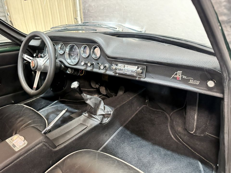 PUMA GT 1600 Tubarão 1.6 70ch BVM4 - Le Hangar Bordelais - image 16