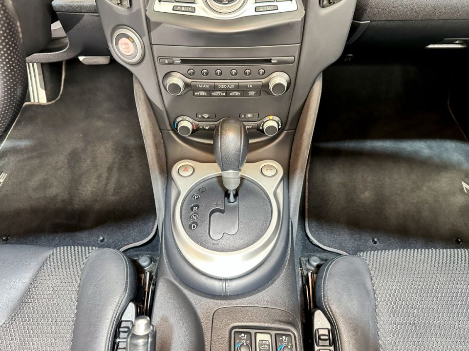 NISSAN 370Z Roadster V6 3.7 328ch BVA7 Pack Level 2 - Le Hangar Bordelais - image 20