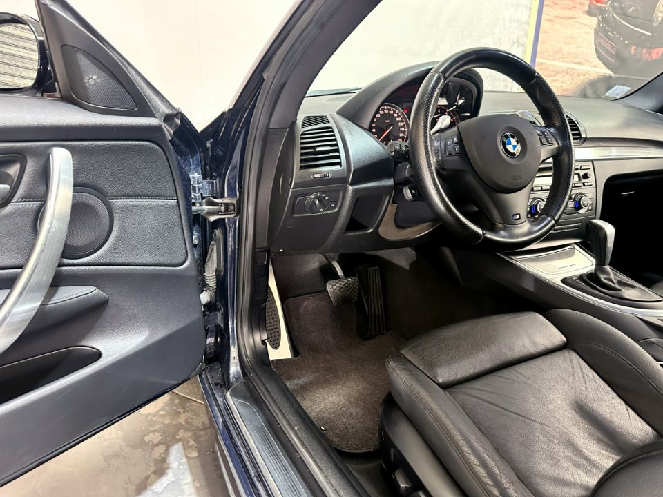 B.M.W. SERIE 1 135i E82 L6 306ch BVA6 Sport Design - Le Hangar Bordelais - image 16