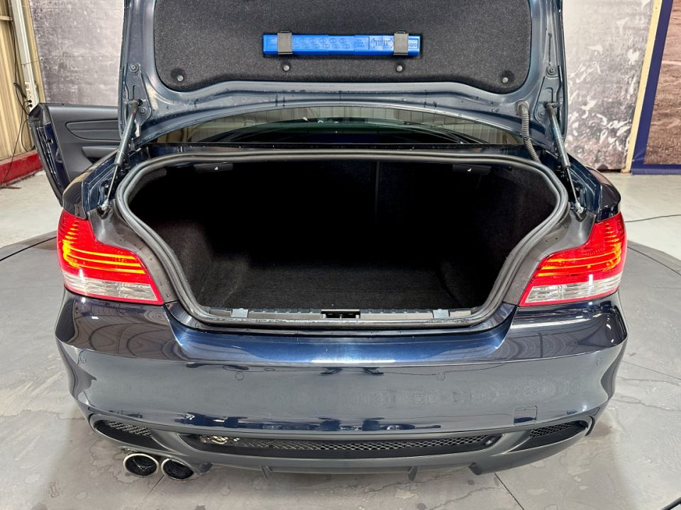 B.M.W. SERIE 1 135i E82 L6 306ch BVA6 Sport Design - Le Hangar Bordelais - image 18