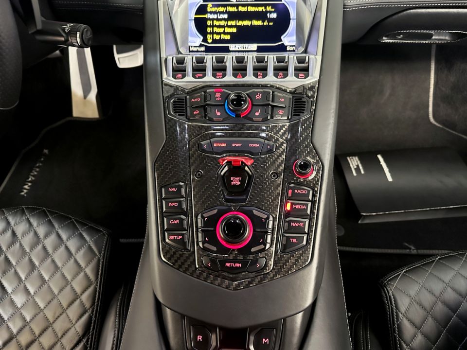 Lamborghini Aventador Coupé LP700-4 V12 6.5 700ch by HAMANN - Édition unique Genève 2014 - 349 990 € - image 11