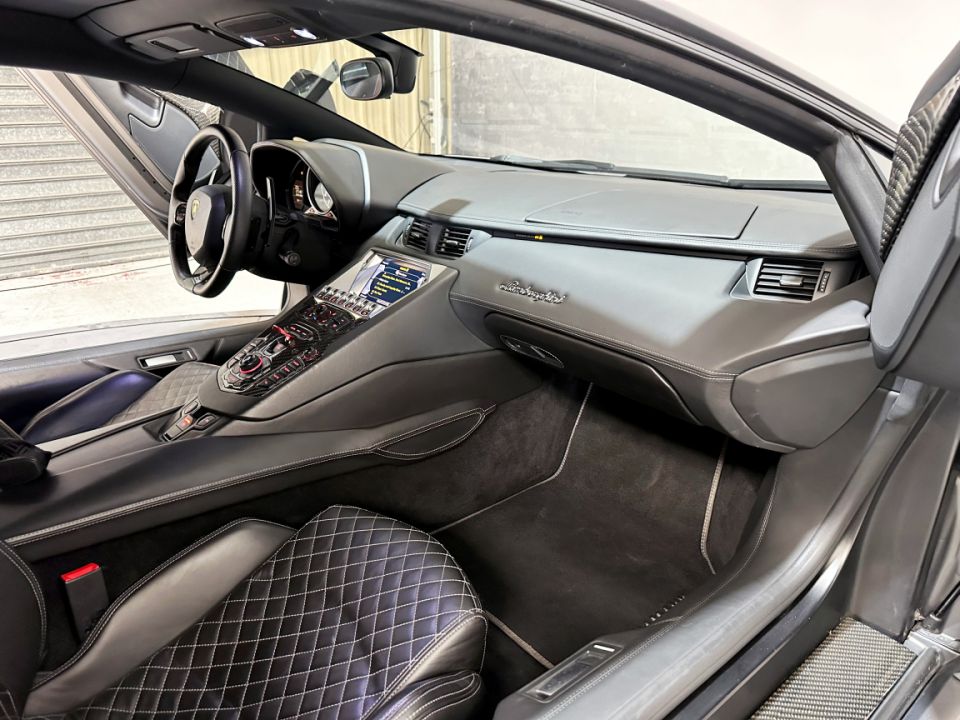Lamborghini Aventador Coupé LP700-4 V12 6.5 700ch by HAMANN - Édition unique Genève 2014 - 349 990 € - image 13