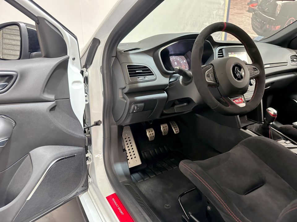 RENAULT MEGANE RS Trophy R 1.8 TCE 300ch BVM6 Pack Record 17/500 - Le Hangar Bordelais - image 16