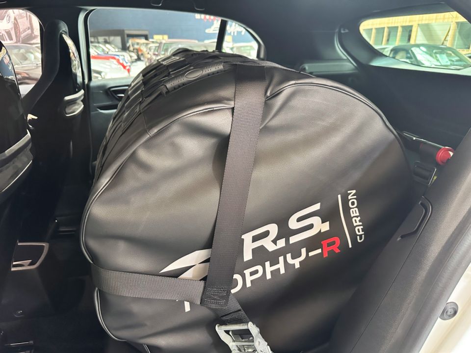 RENAULT MEGANE RS Trophy R 1.8 TCE 300ch BVM6 Pack Record 17/500 - Le Hangar Bordelais - image 20