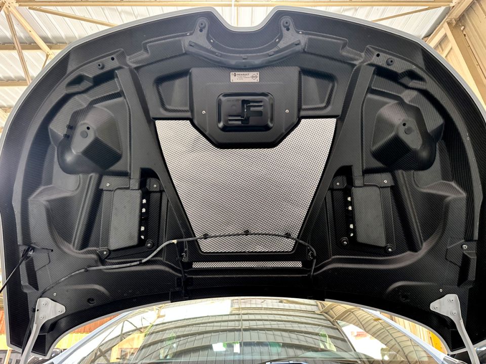 RENAULT MEGANE RS Trophy R 1.8 TCE 300ch BVM6 Pack Record 17/500 - Le Hangar Bordelais - image 24