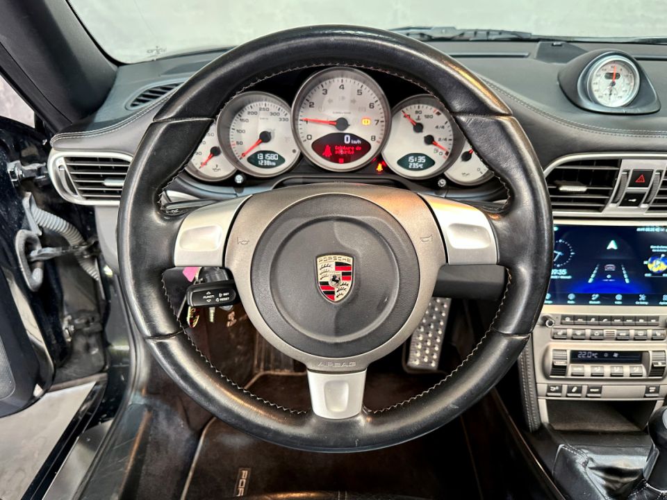 PORSCHE 911 Type 997 Carrera 4S Cabriolet 3.8 355ch BVM6 - Le Hangar Bordelais - image 11