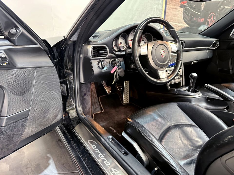 PORSCHE 911 Type 997 Carrera 4S Cabriolet 3.8 355ch BVM6 - Le Hangar Bordelais - image 17
