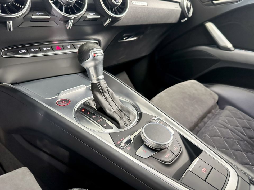 AUDI TTS COUPE 40 TFSI 2.0 306ch S-Tronic 7 Quattro - Le Hangar Bordelais - image 16