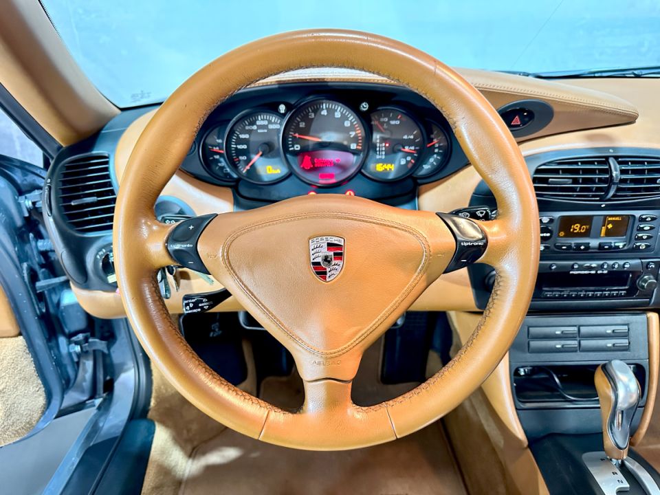PORSCHE 911 Type 996 Turbo Coupé 3.6 420ch Tiptronic S - Le Hangar Bordelais - image 11