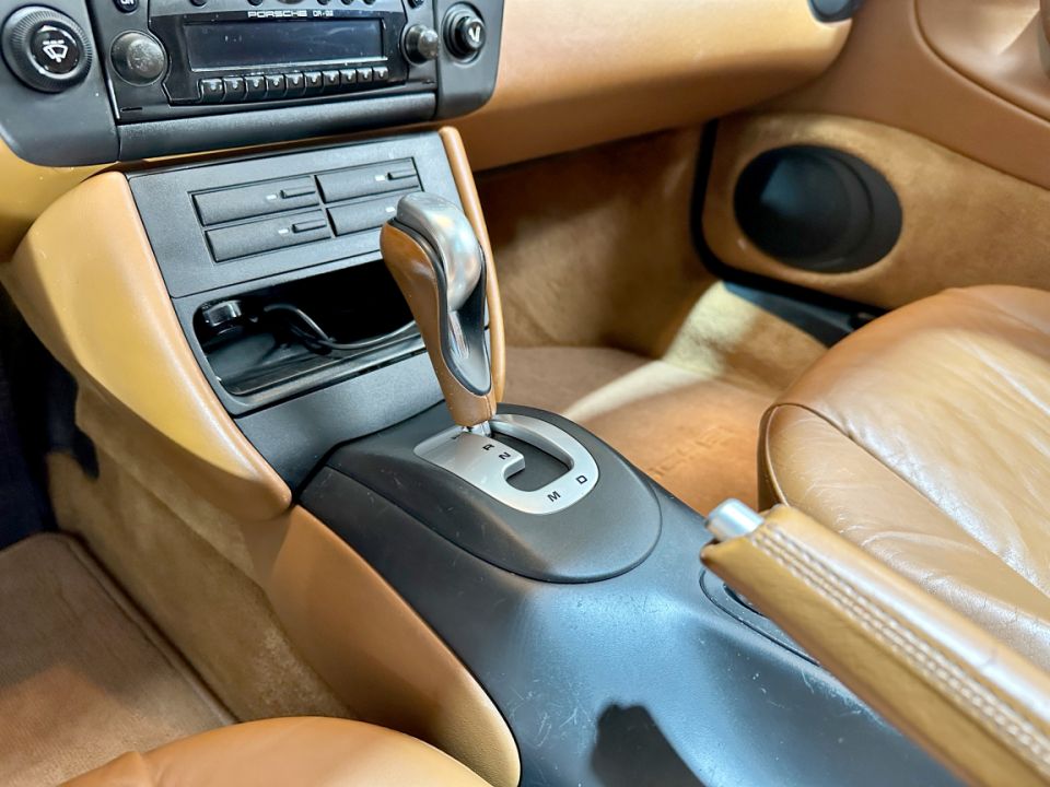 PORSCHE 911 Type 996 Turbo Coupé 3.6 420ch Tiptronic S - Le Hangar Bordelais - image 16