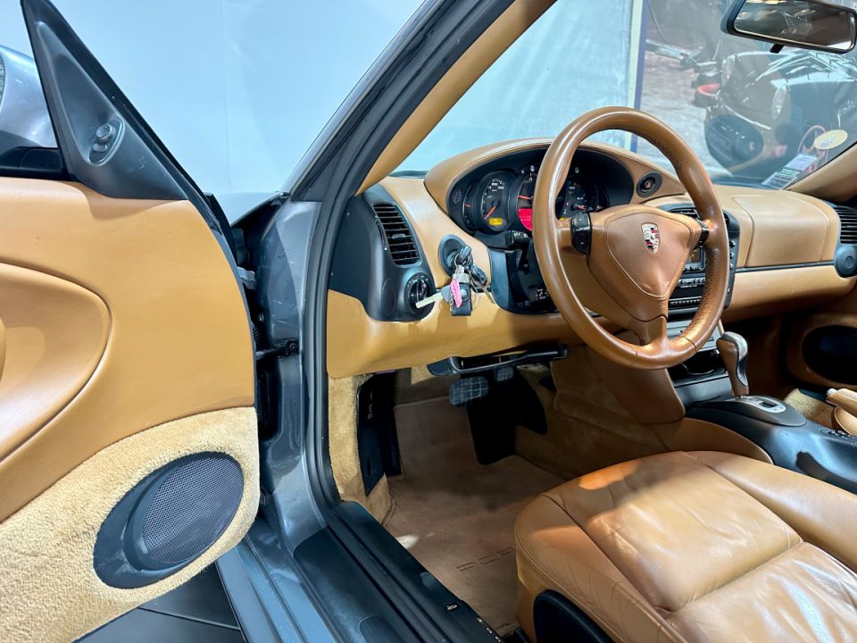 PORSCHE 911 Type 996 Turbo Coupé 3.6 420ch Tiptronic S - Le Hangar Bordelais - image 17