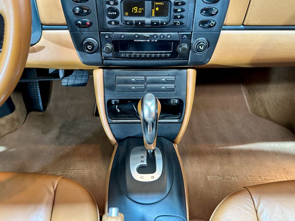 PORSCHE 911 Type 996 Turbo Coupé 3.6 420ch Tiptronic S - Le Hangar Bordelais - image 20