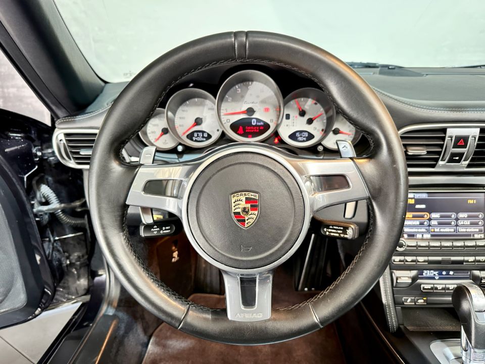PORSCHE 911 Type 997.2 Turbo Cabriolet 3.8 500ch PDK7 - Le Hangar Bordelais - image 11