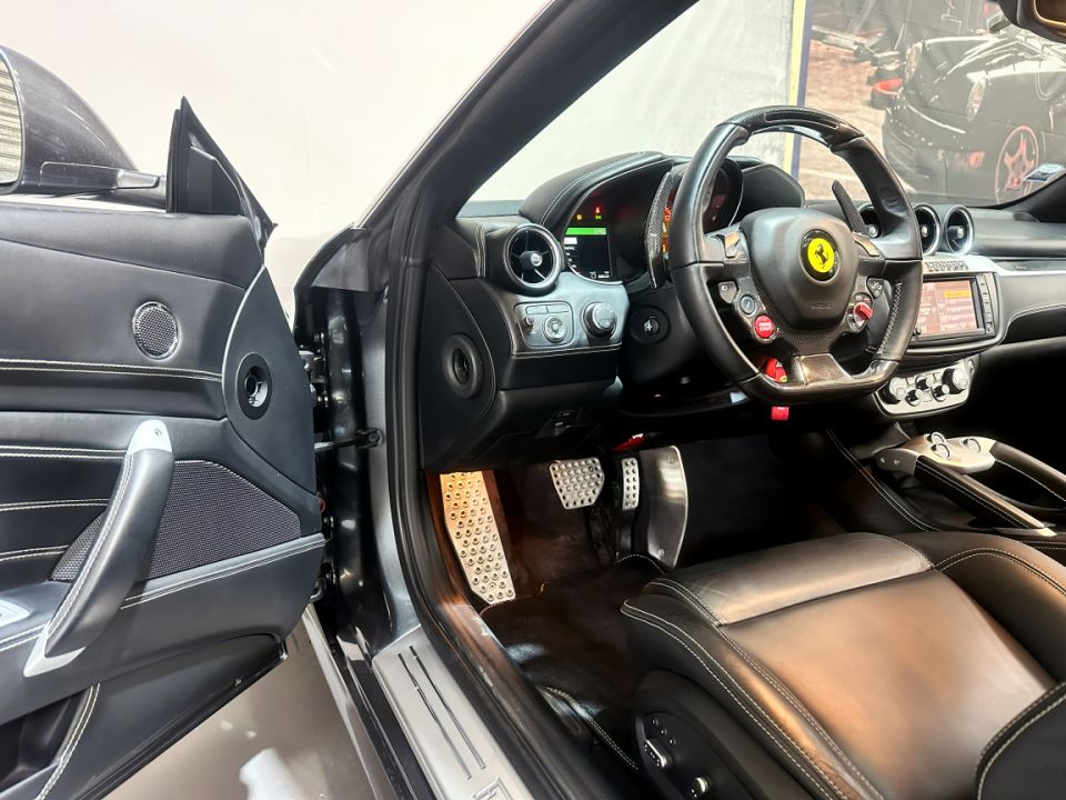 FERRARI FF V12 6.3 660ch BVA7 - Le Hangar Bordelais - image 16