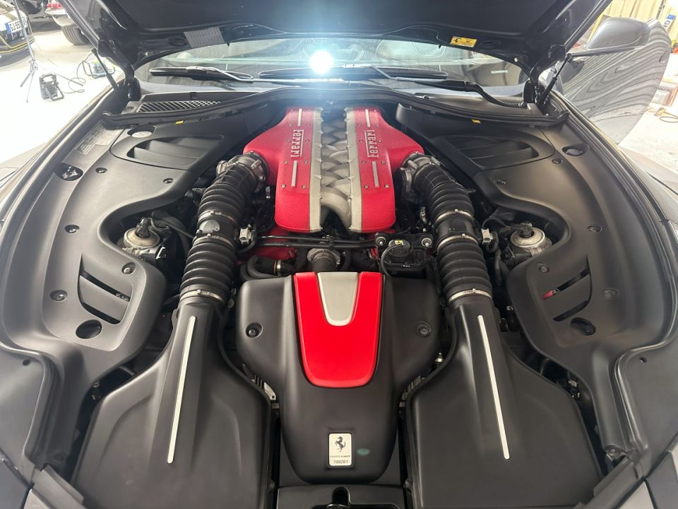 FERRARI FF V12 6.3 660ch BVA7 - Le Hangar Bordelais - image 20