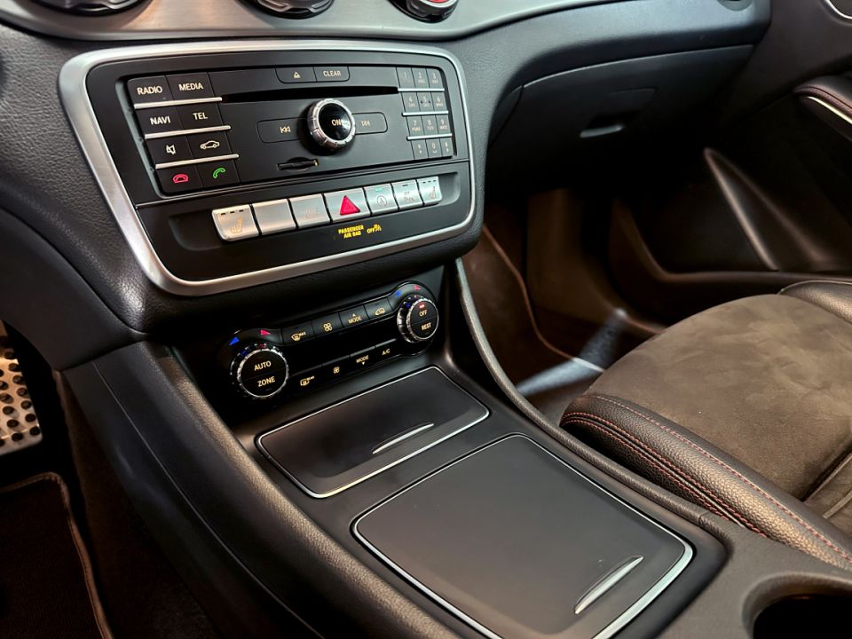 MERCEDES CLASSE GLA 200 CDI 2.2 136ch Fascination 7-G DCT - Le Hangar Bordelais - image 17