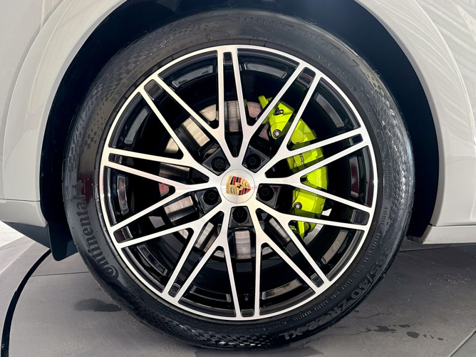 PORSCHE CAYENNE E-Hybrid Coupé V6 3.0 470ch Tiptronic 8 - Le Hangar Bordelais - image 15