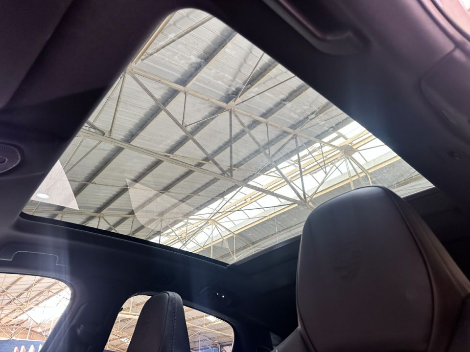 PORSCHE CAYENNE E-Hybrid Coupé V6 3.0 470ch Tiptronic 8 - Le Hangar Bordelais - image 19