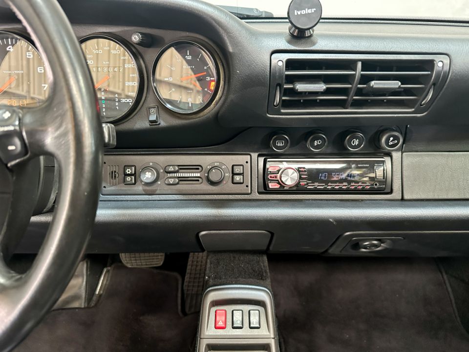 PORSCHE 911 Type 993 Carrera Coupé 3.6 272ch Tiptronic S - Le Hangar Bordelais - image 13