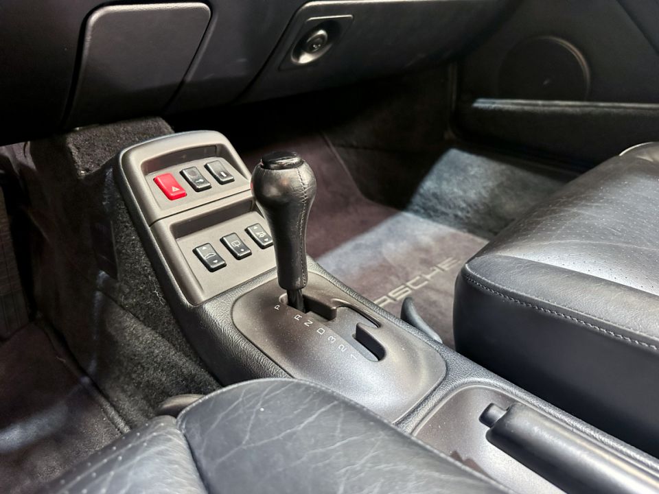 PORSCHE 911 Type 993 Carrera Coupé 3.6 272ch Tiptronic S - Le Hangar Bordelais - image 16