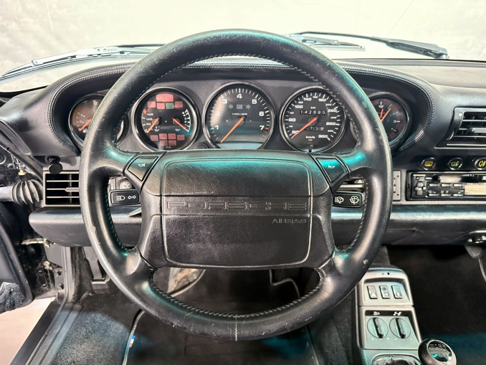 PORSCHE 911 Type 964 Carrera 4 Coupé 3.6 250ch BVM5 - Le Hangar Bordelais - image 11