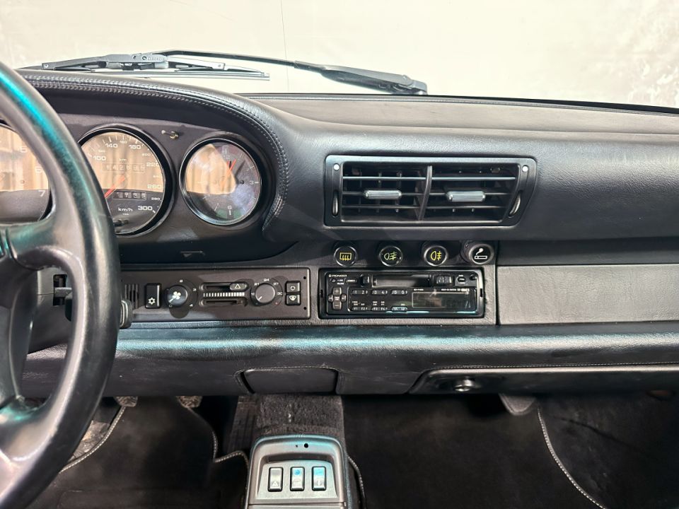 PORSCHE 911 Type 964 Carrera 4 Coupé 3.6 250ch BVM5 - Le Hangar Bordelais - image 13