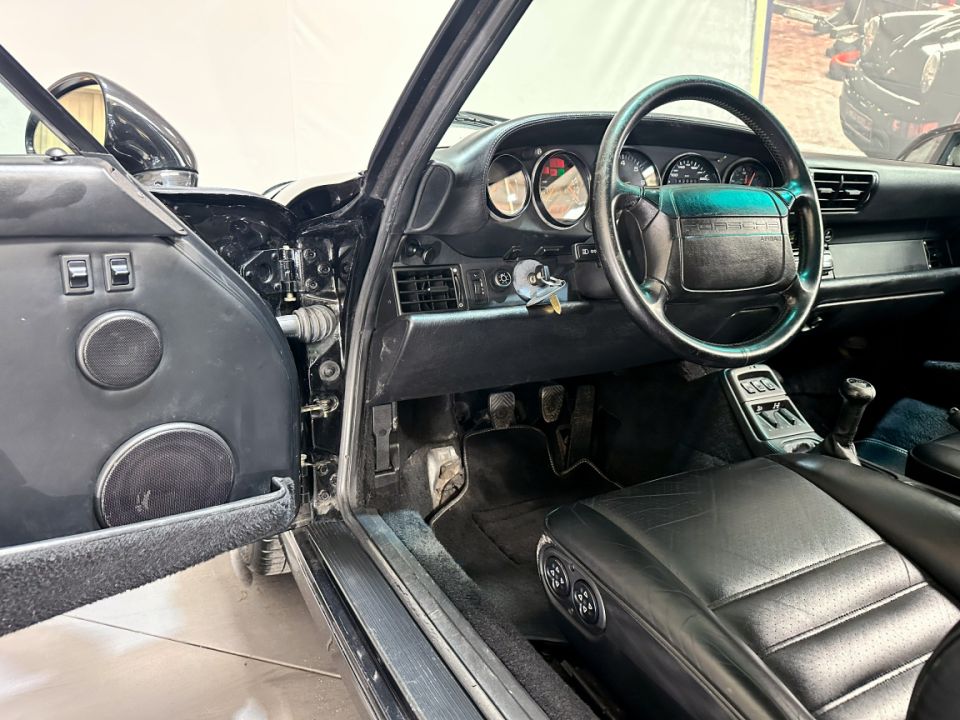PORSCHE 911 Type 964 Carrera 4 Coupé 3.6 250ch BVM5 - Le Hangar Bordelais - image 18
