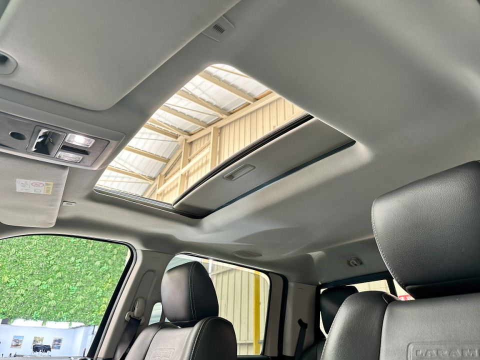 DODGE RAM LARAMI 1500 CrewCab V8 5.7 HEMI 400ch BVA8 GPL - Le Hangar Bordelais - image 18