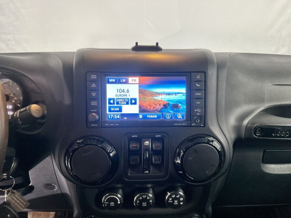 JEEP Wrangler Sahara Unlimited 2.8 CRD 200ch BVA5 Night Eagle BVA5 de 2017 - 39 990 € - image 16