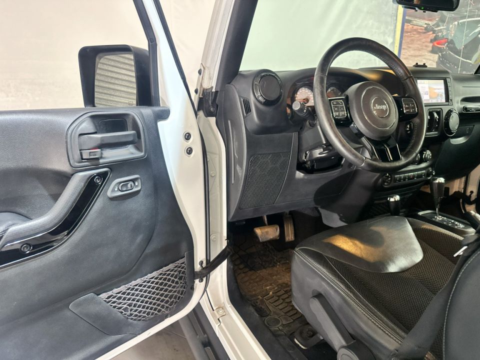 JEEP Wrangler Sahara Unlimited 2.8 CRD 200ch BVA5 Night Eagle BVA5 de 2017 - 39 990 € - image 18