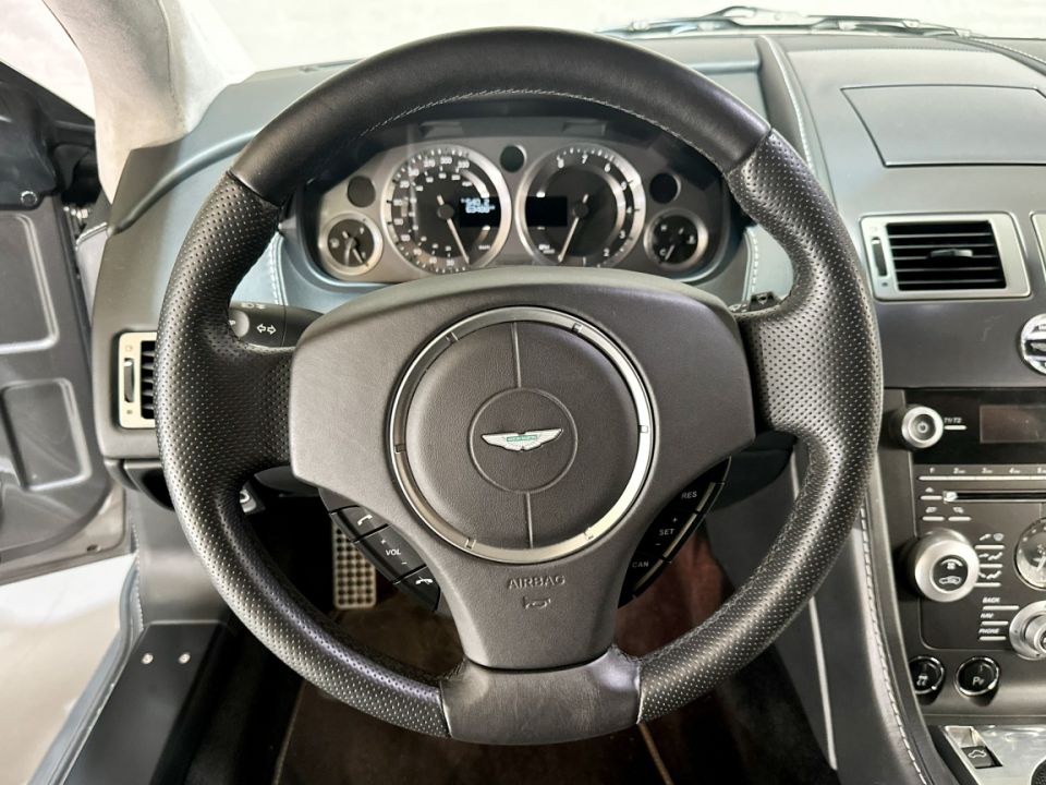 ASTON MARTIN VANTAGE Coupé V8 4.7 426ch BVM6 - Le Hangar Bordelais - image 9