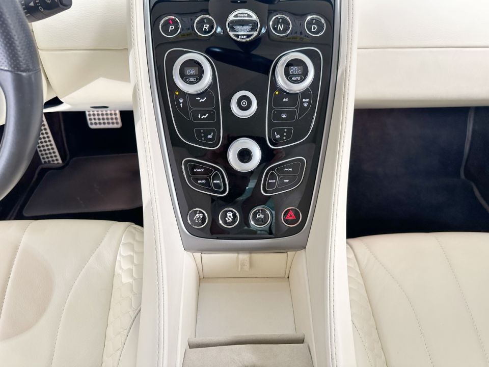 ASTON MART VANQUISH Coupé V12 6.0 574ch Touchtronic 2 - Le Hangar Bordelais - image 20