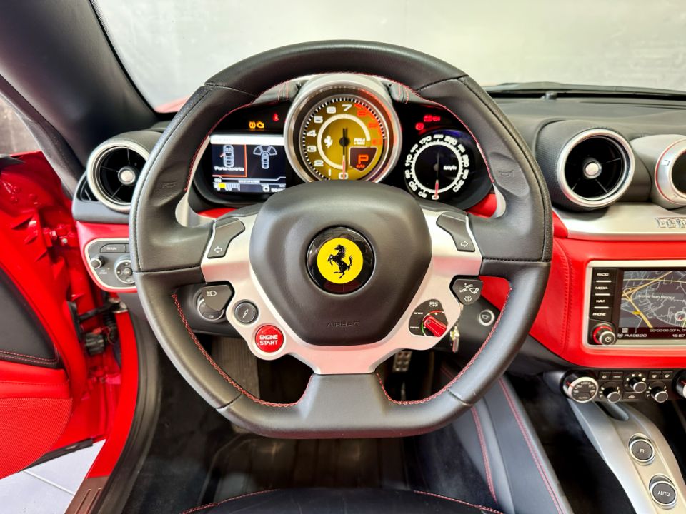 Ferrari California T V8 3.9 Bi-Turbo 560ch BVA7 Cabriolet Rosso Corsa 2016 - 134 990 € - image 11
